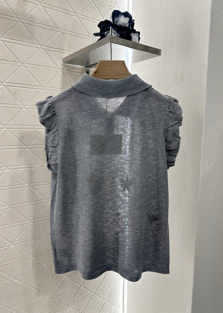 T-shirt women's фото 2