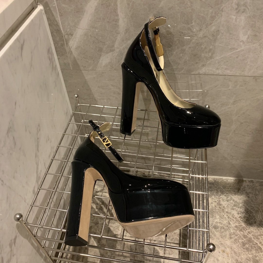 Shoes on platform and high heel black фото 5