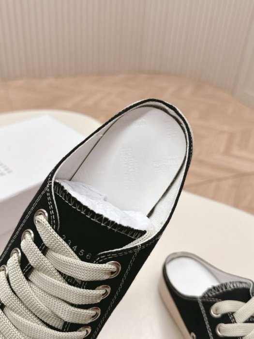 Кеди мюли з роздвоєним носком фото 3