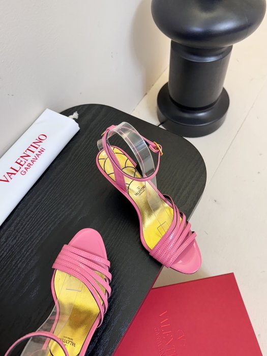 Босоножки фото 4