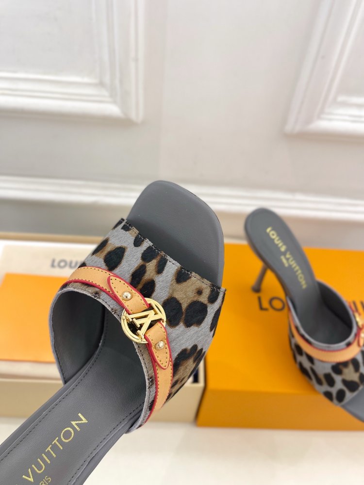 Босоножки фото 6