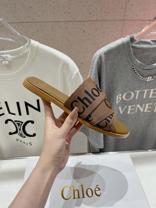 Шльопанці жіночі фото 3