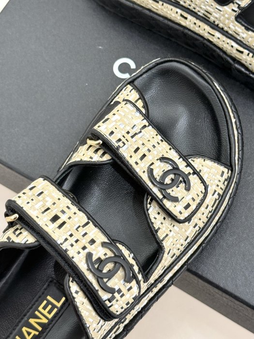 Шльопанці фото 7