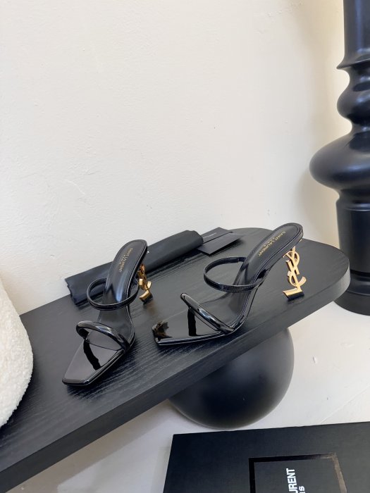 Босоножки фото 3