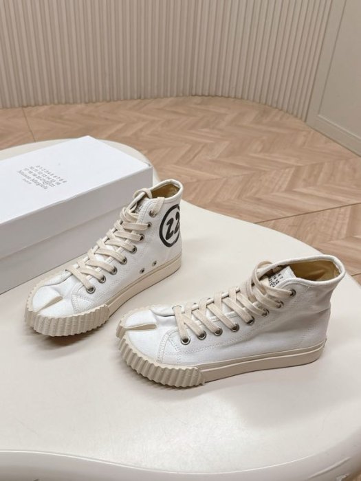 Shoes women's from bifurcated the toe фото 2