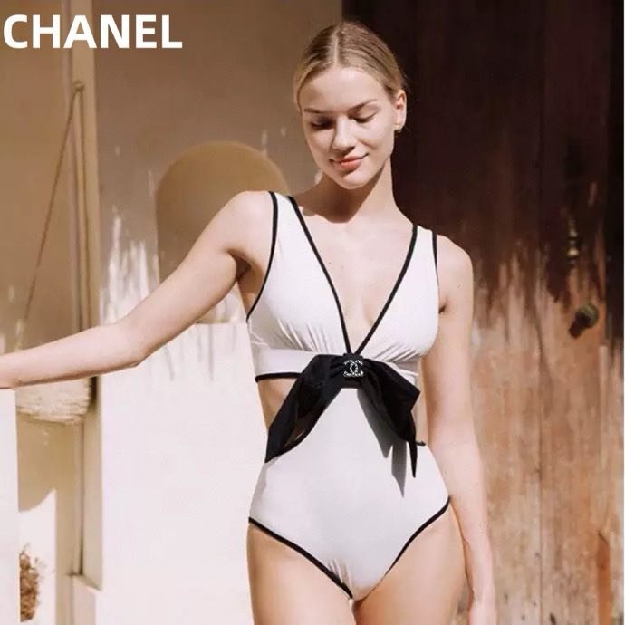Swimsuit фото 2