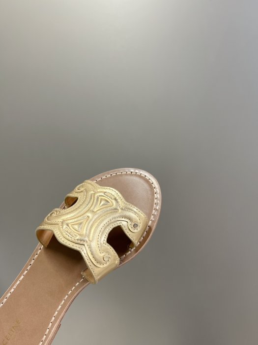 Шлепанцы женские фото 6