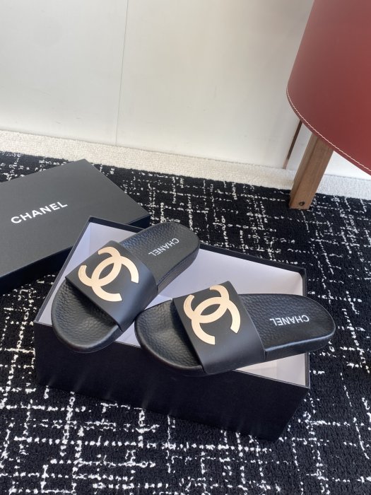 Шлепанцы женские фото 3