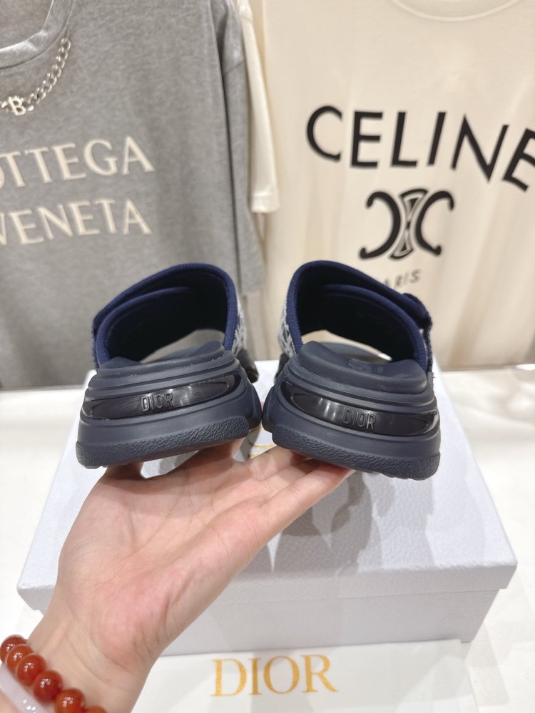 Шлепанцы женские фото 8