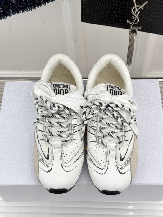 Кроссовки фото 4