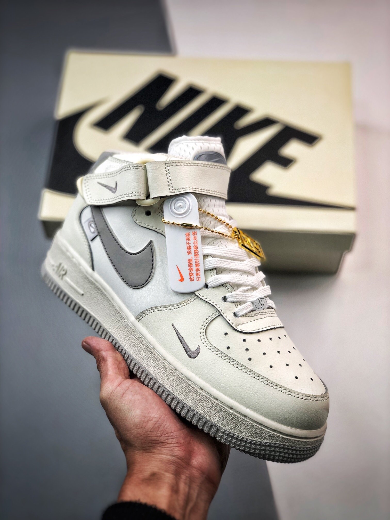 Sneakers Air Force 1 Mid FB1869-011