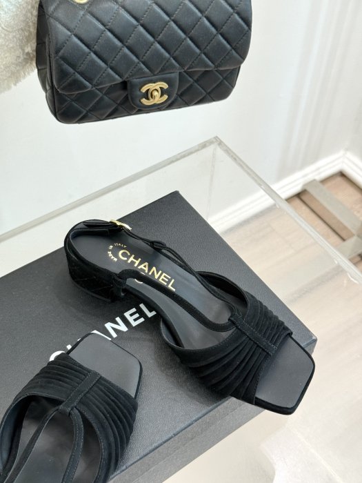 Босоножки фото 5