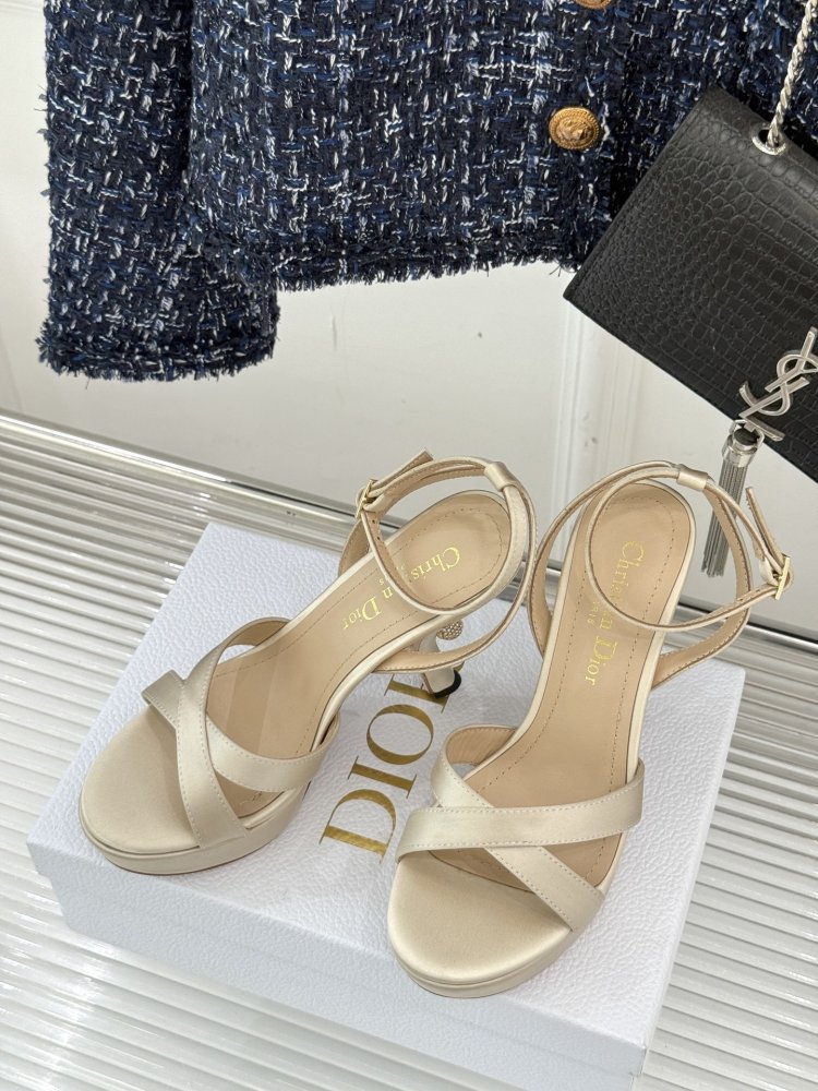 Босоножки фото 2