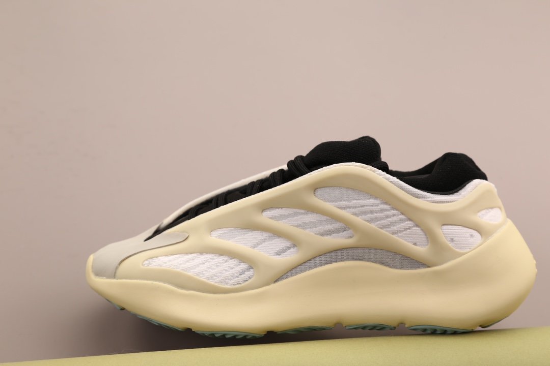 Кроссовки Yeezy 700 V3 Azael - FW4980 фото 3