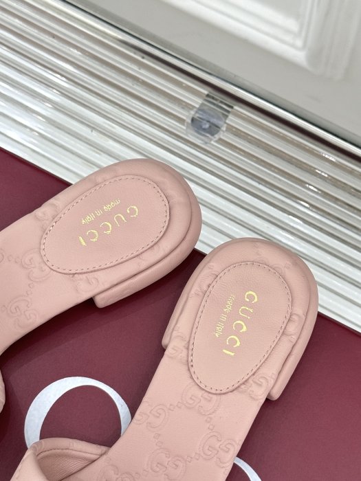 Шлепанцы фото 8