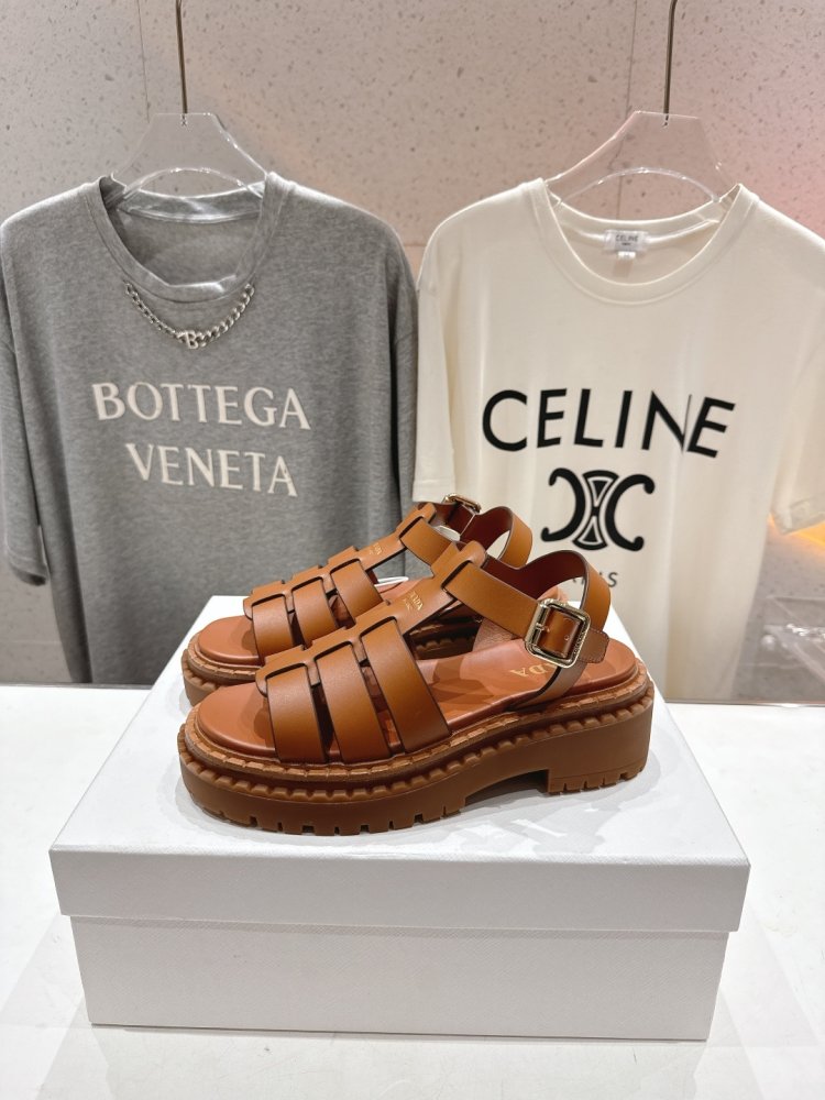 Сандалі жіночі фото 4