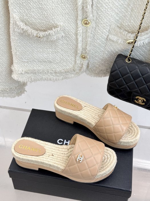 Шлепанцы женские фото 3