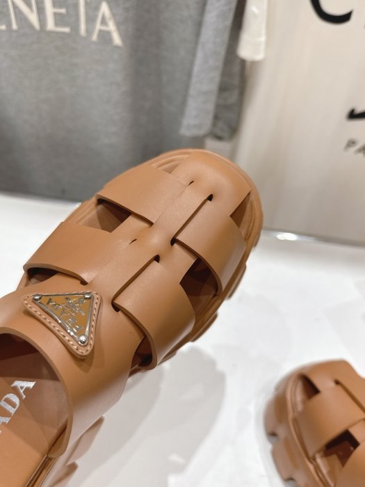 Шлепанцы фото 7