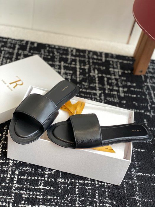 Шлепанцы фото 6