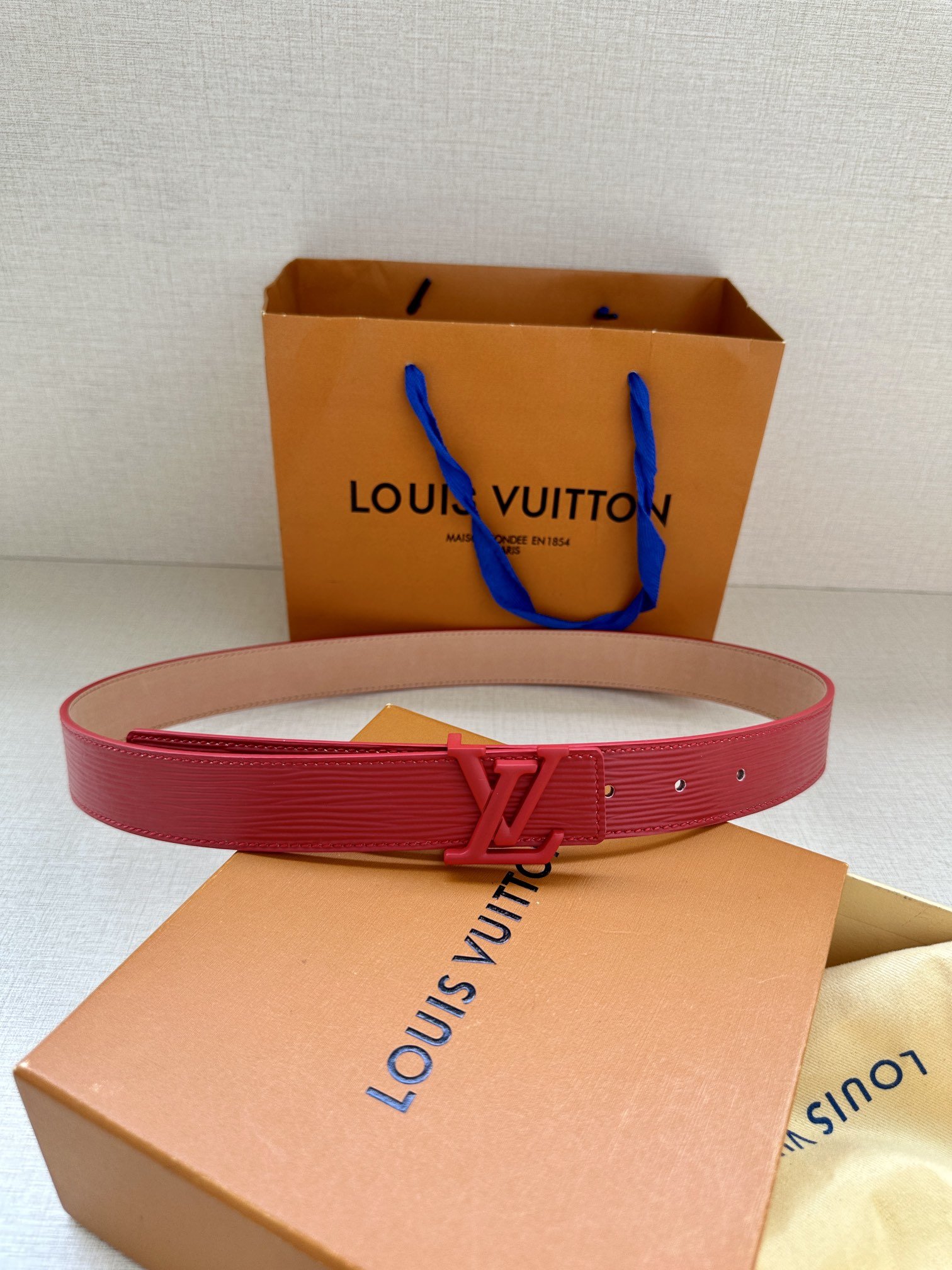 Female belt from embossed 30 mm red фото 6