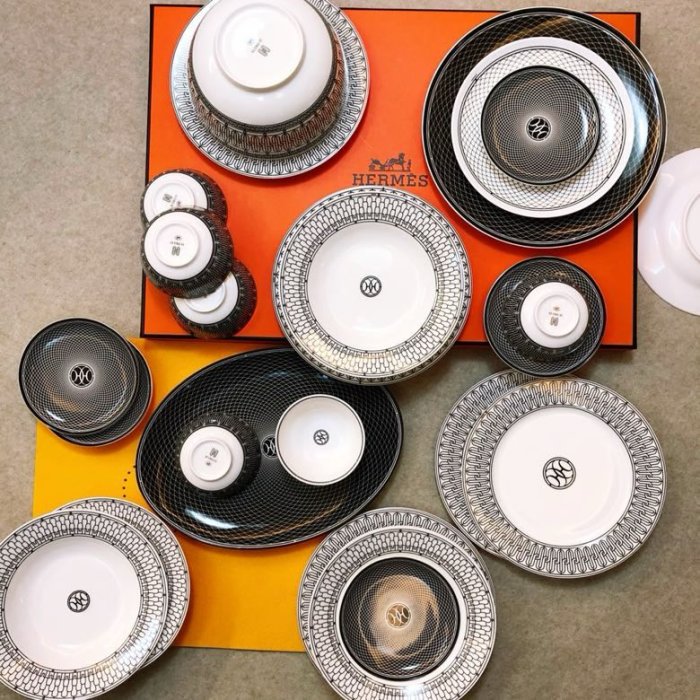 Набор фарфоровой посуды из 28 предметов H-Deco