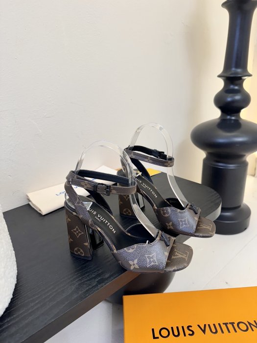 Босоножки фото 2