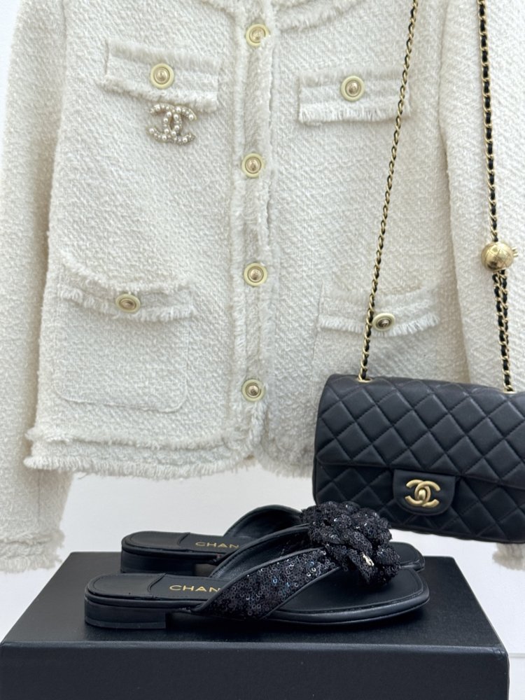 Шлепанцы женские