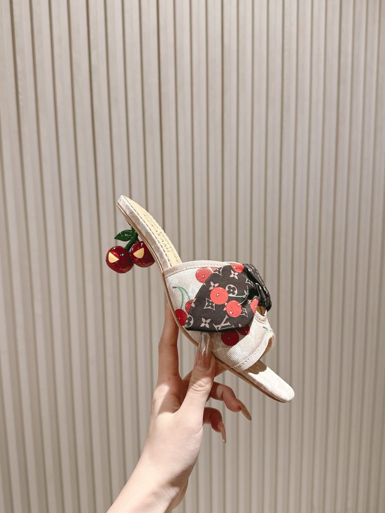 Босоножки фото 7