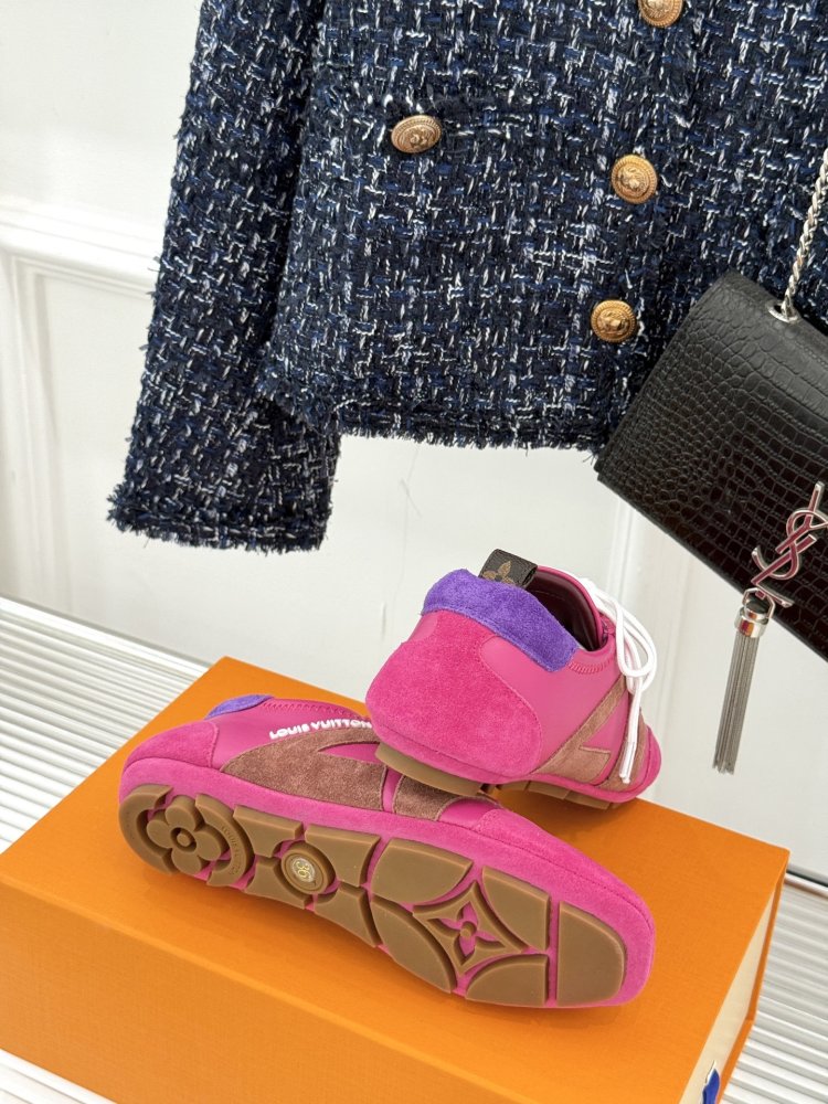 Кросівки жіночі фото 9