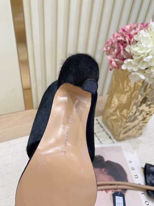 Босоножки фото 8