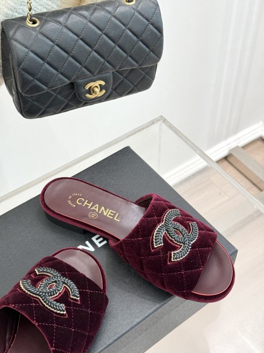 Шлепанцы фото 5