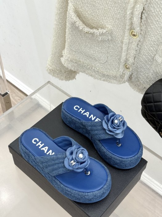 Шлепанцы женские фото 3