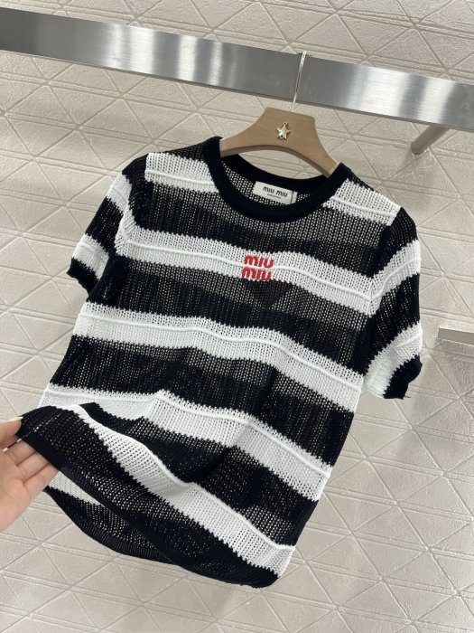 Футболка жіноча фото 5