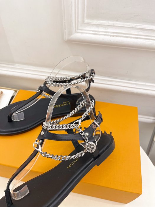 Босоножки фото 7