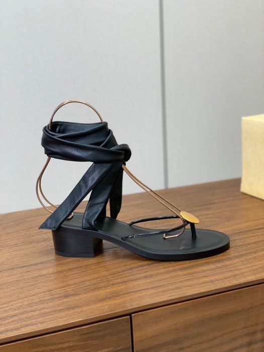 Босоножки фото 4