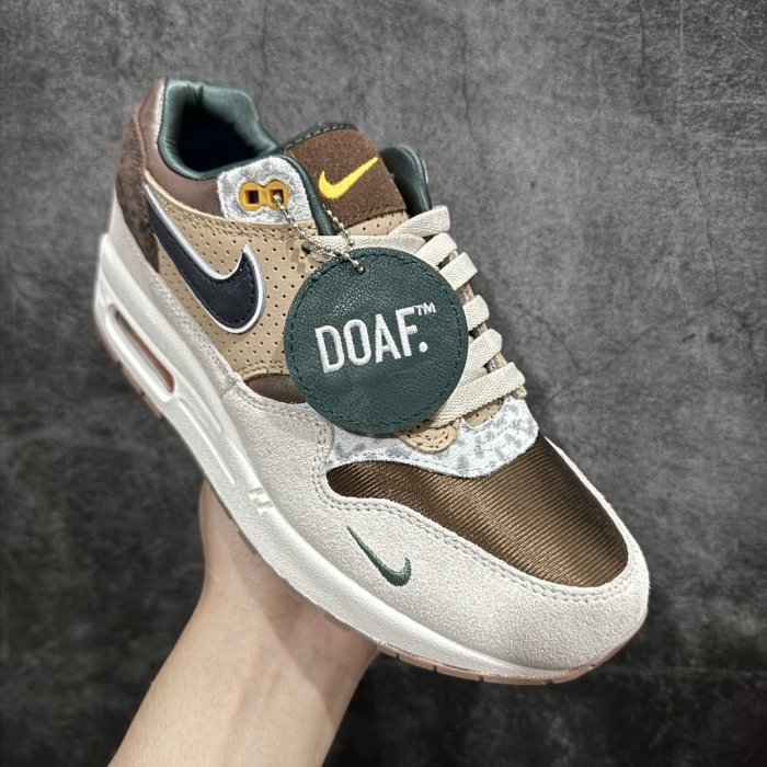 Кроссовки Division Street x Nike Air Max 1 фото 3