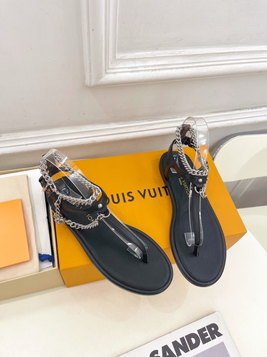 Босоножки фото 4