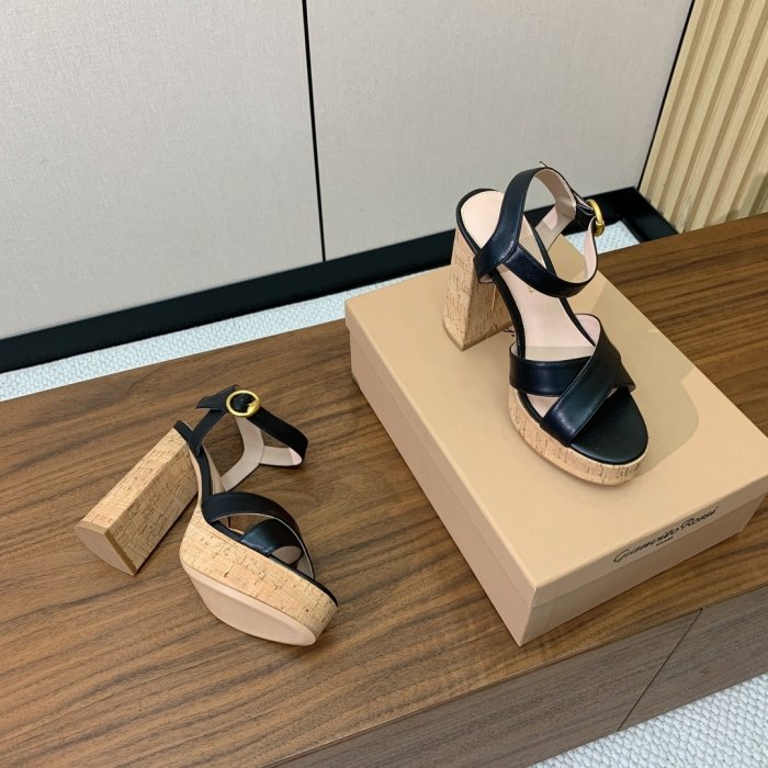 Босоножки фото 7