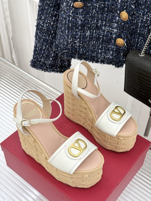 Босоножки фото 3