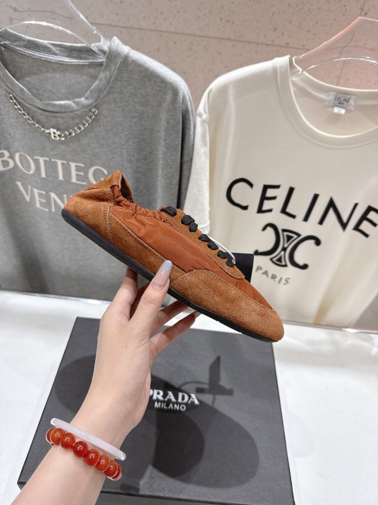 Кроссовки женские фото 6