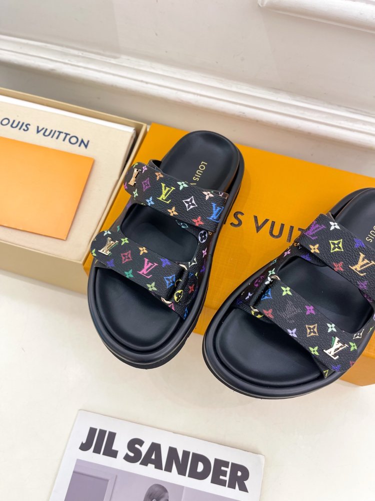 Шлепанцы женские фото 7