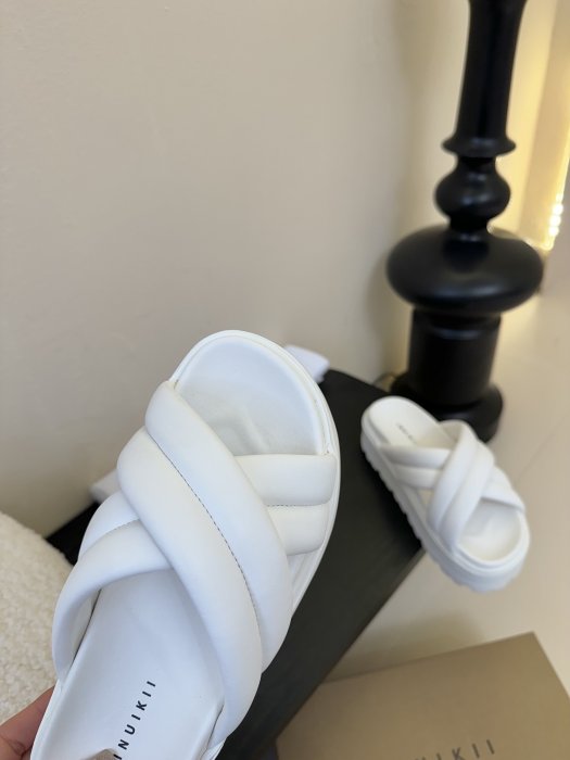 Шльопанці фото 6