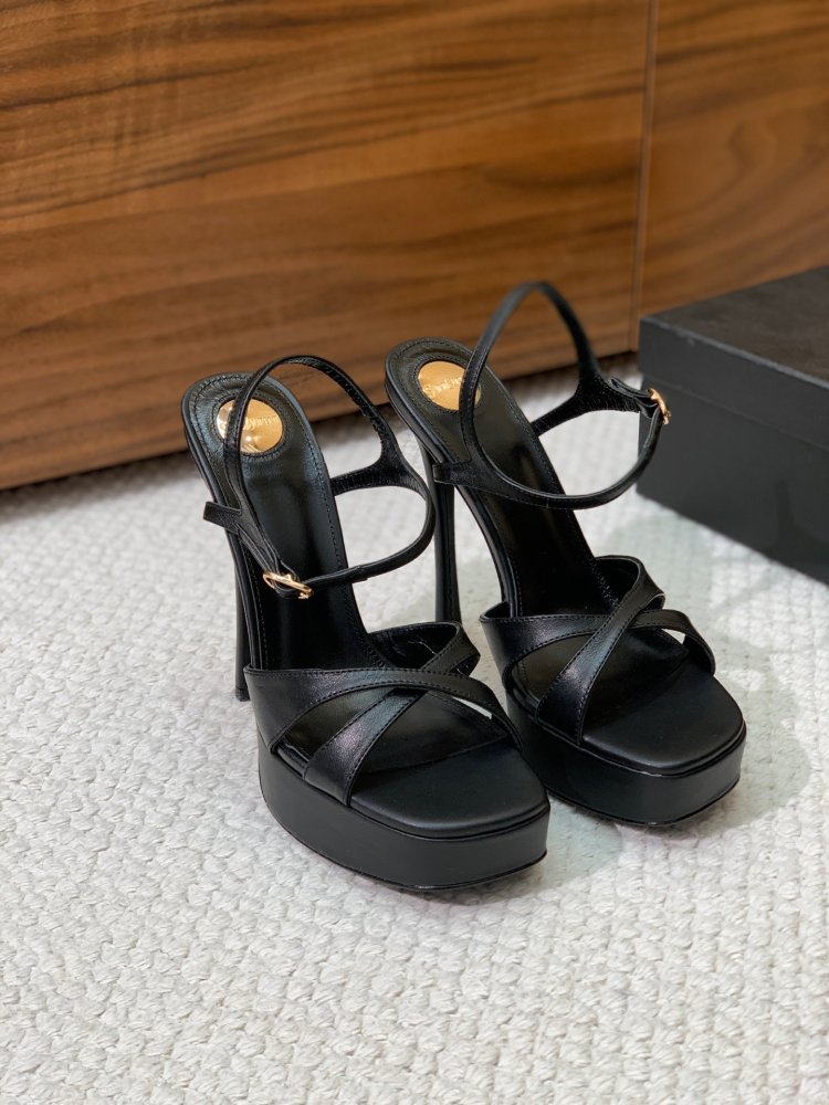 Босоножки фото 6