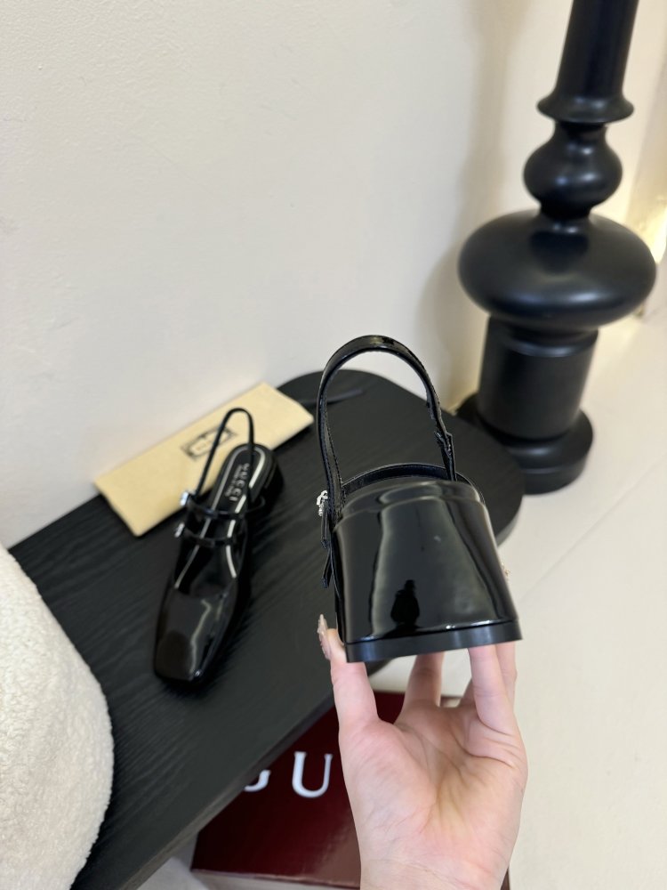 Босоніжки фото 6