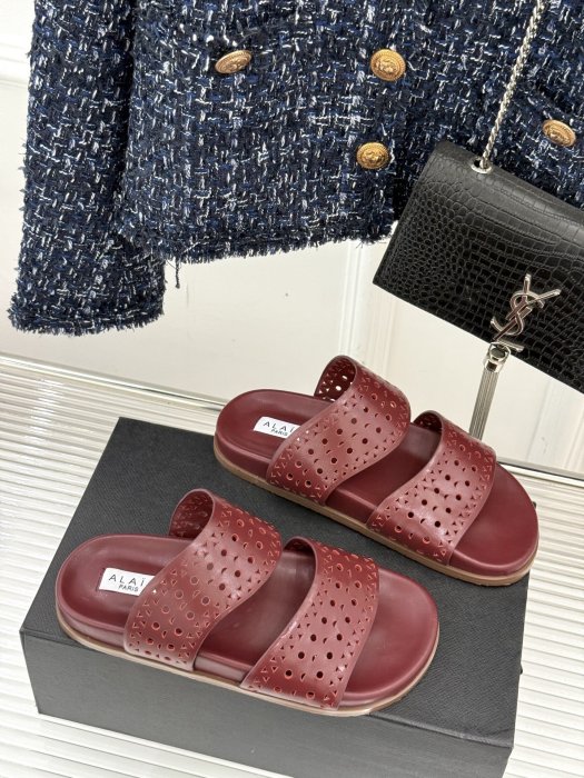 Шлепанцы женские фото 3