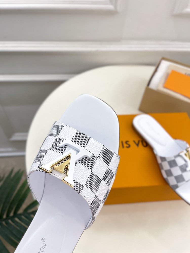 Шлепанцы женские фото 6