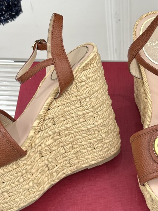 Босоножки фото 6