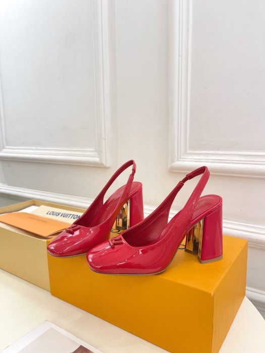 Босоножки фото 3