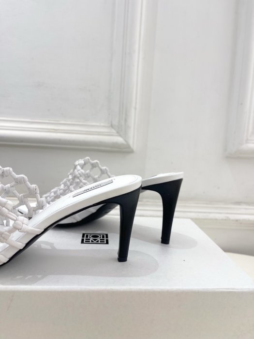 Босоножки фото 8