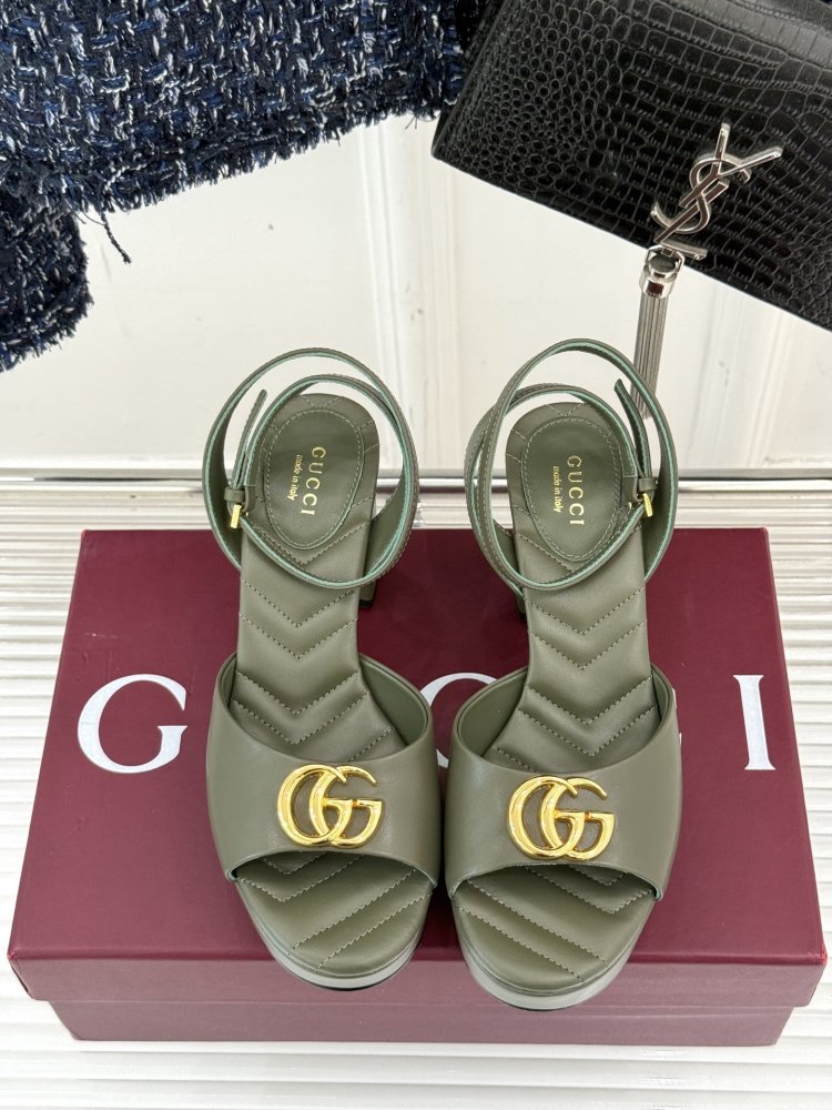 Босоножки фото 4